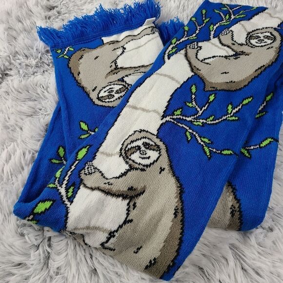 Sloth Scarf Archie McPhee 71 Inches Like New! Warm Winter Accessories - Picture 3 of 5